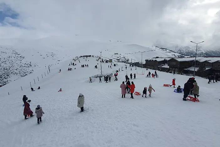 Zigana yarı yıl tatilinde dolup taştı! 15 bini Arap turist 43 bin kişiye ev sahipliği yaptı 2